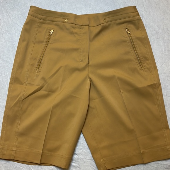 Tail Tech Performance khaki athletic shorts - Picture 3 of 13